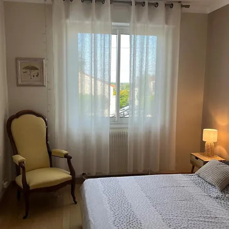 Feriehus Maison Familiale, 3 Avec Grand Jardin, Au Coeur De La Champagne - Proche A26-sortie 17